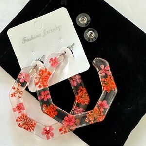 NEW Acrylic Floral Hoop Earrings Pressed Flowers Pair of Earrings